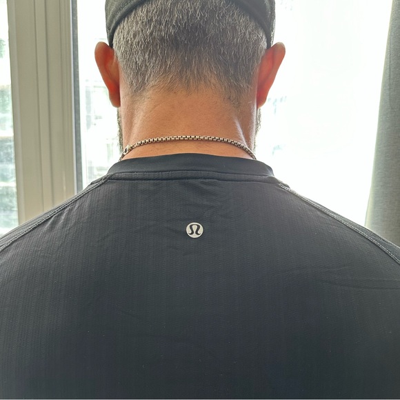 Perfect Condition Black Breathable Tee Lululemon - Picture 3 of 3